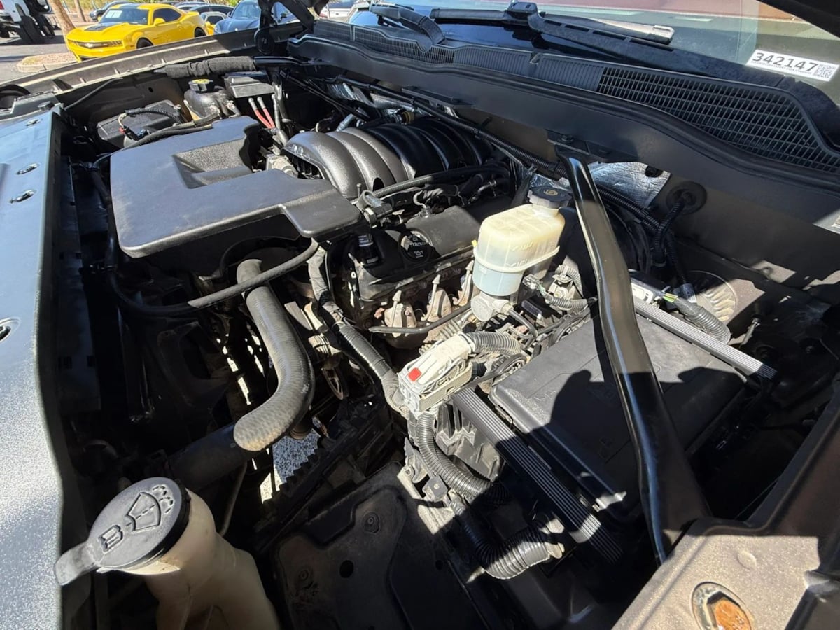 Photo 23 of this Chevrolet Silverado 1500