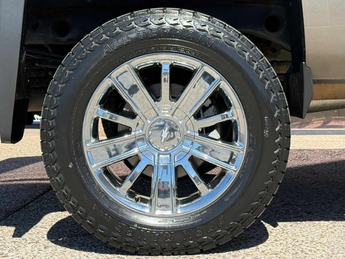 Photo 26 of this Chevrolet Silverado 1500