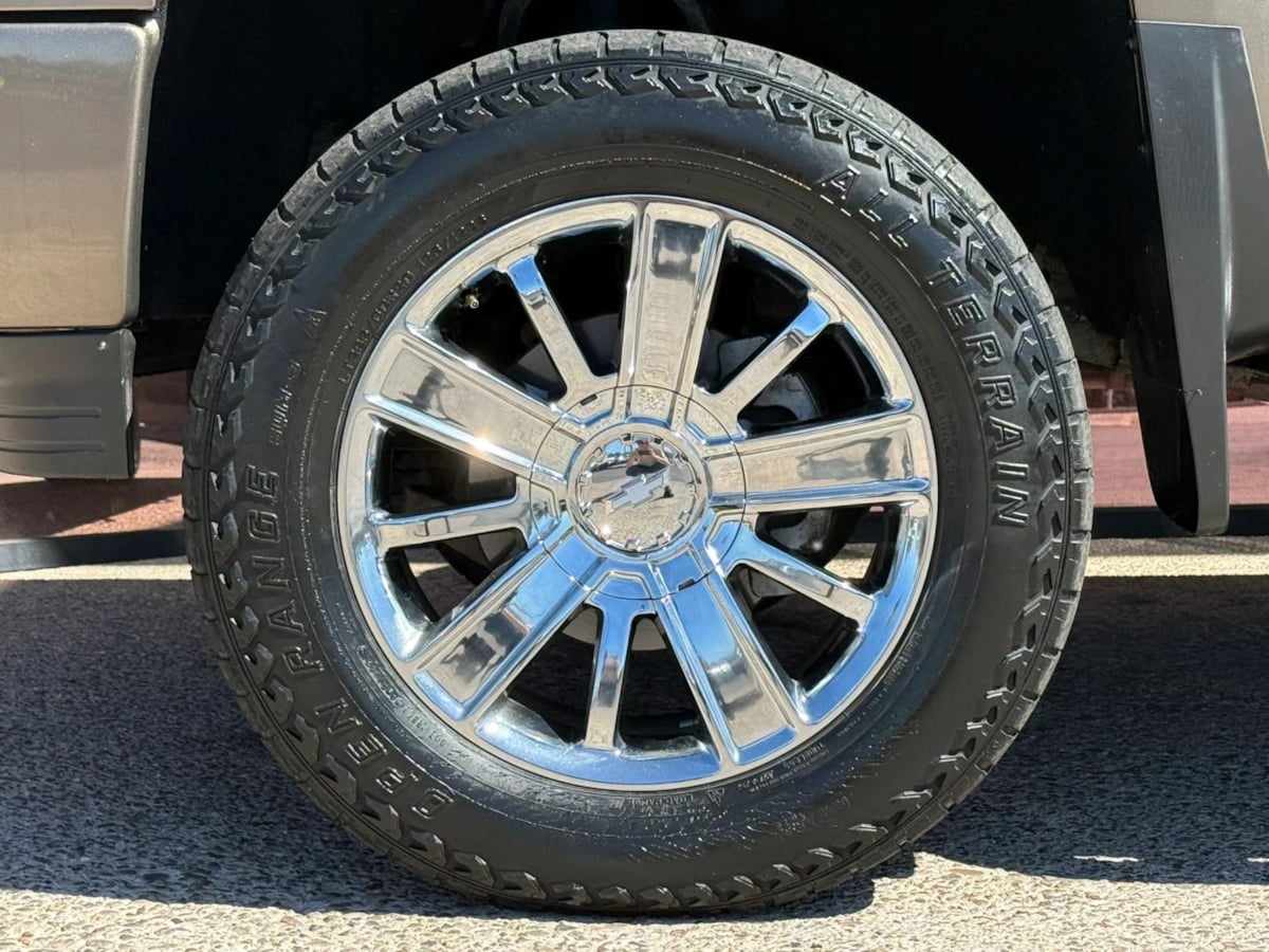 Photo 28 of this Chevrolet Silverado 1500