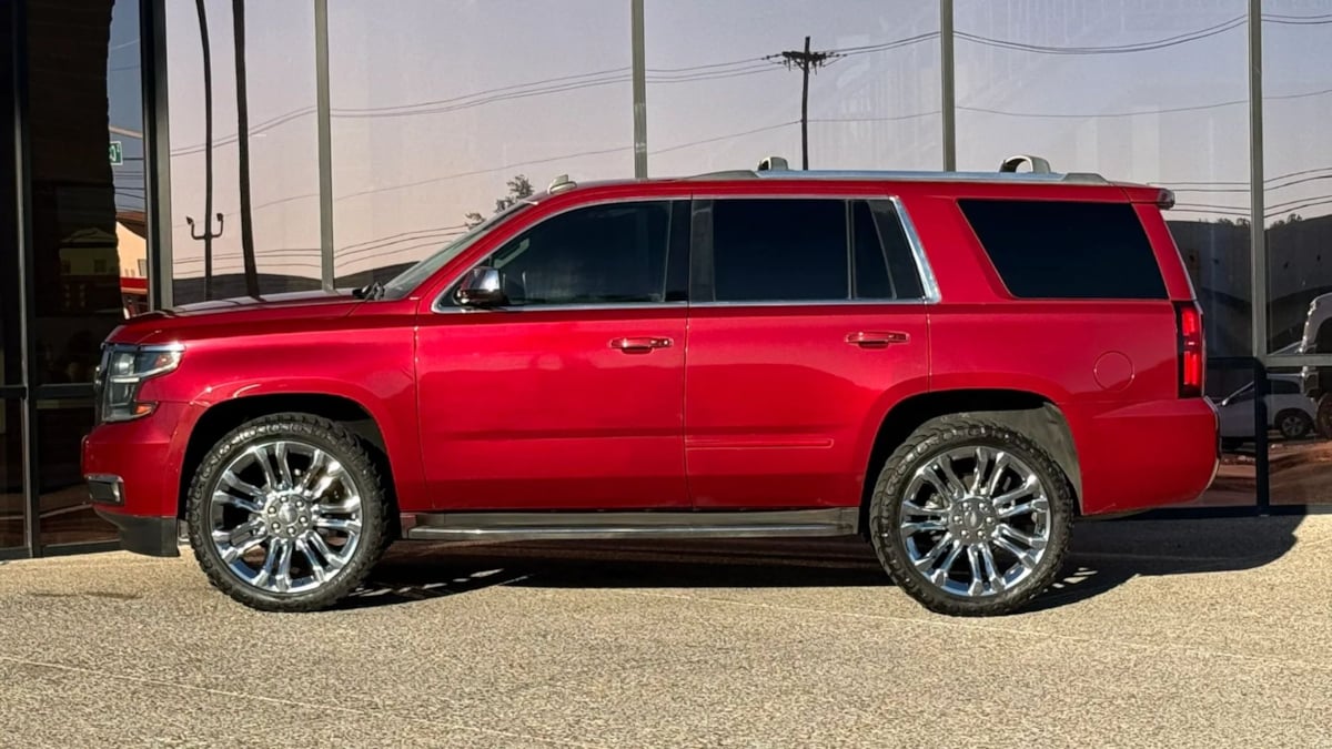 Photo 4 of this Chevrolet Tahoe