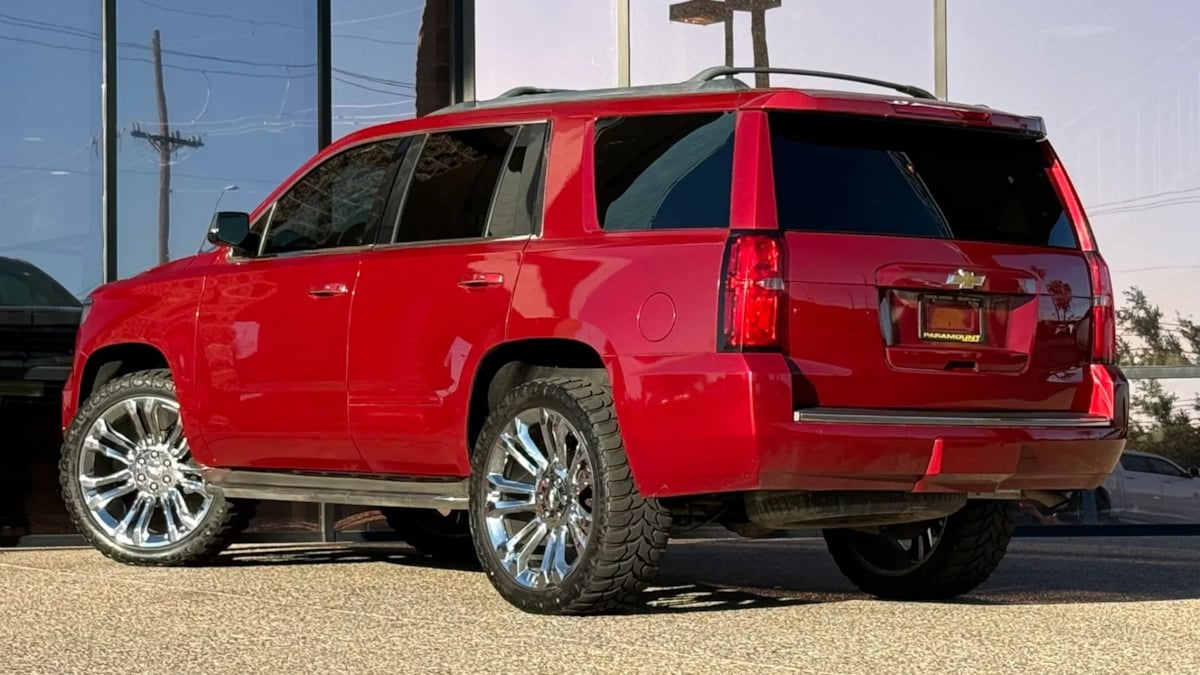 Photo 7 of this Chevrolet Tahoe