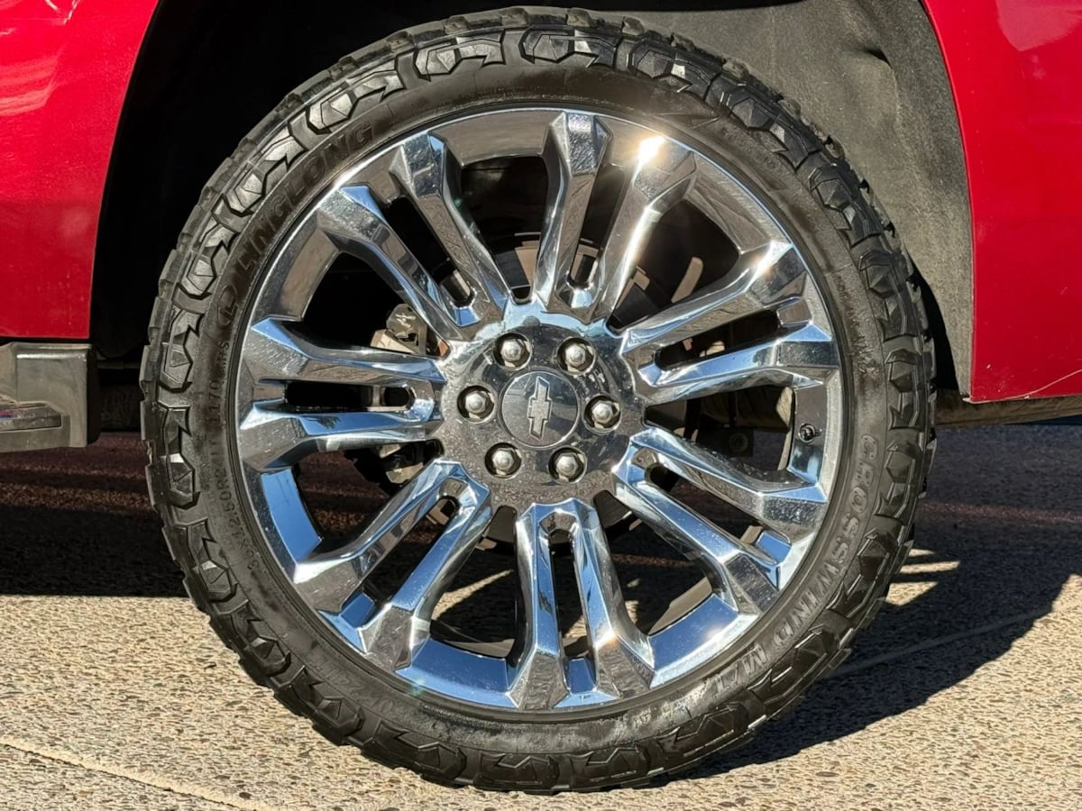 Photo 28 of this Chevrolet Tahoe