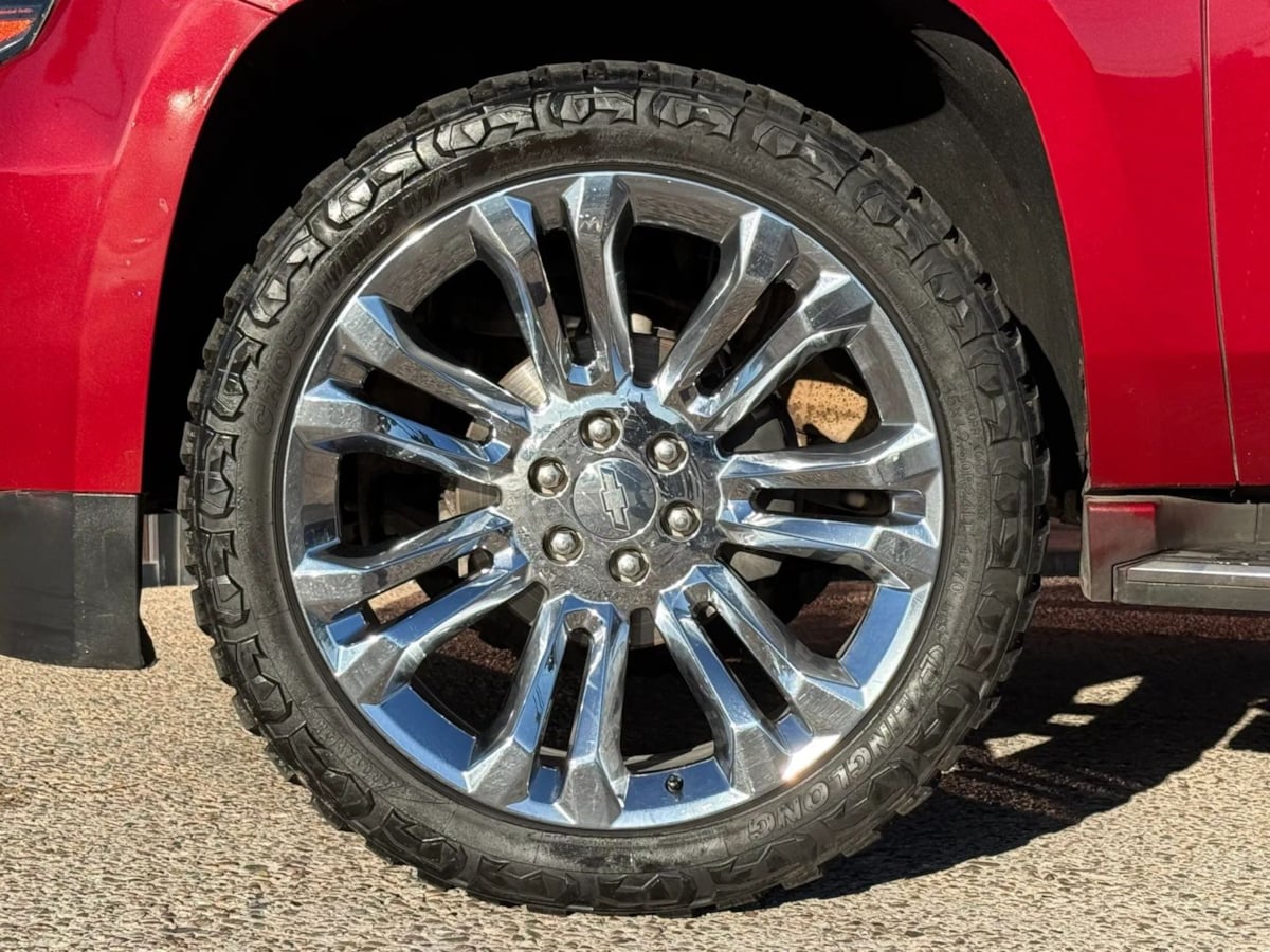 Photo 29 of this Chevrolet Tahoe