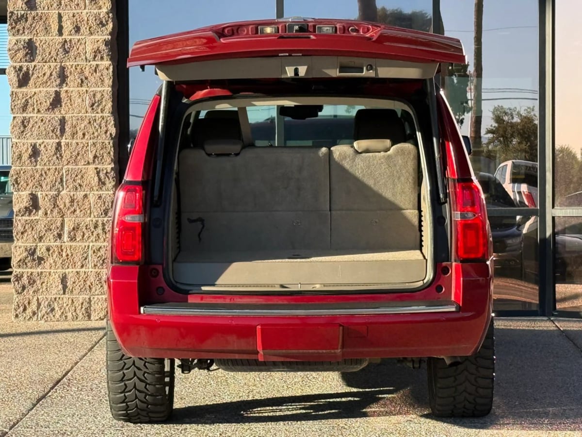 Photo 30 of this Chevrolet Tahoe