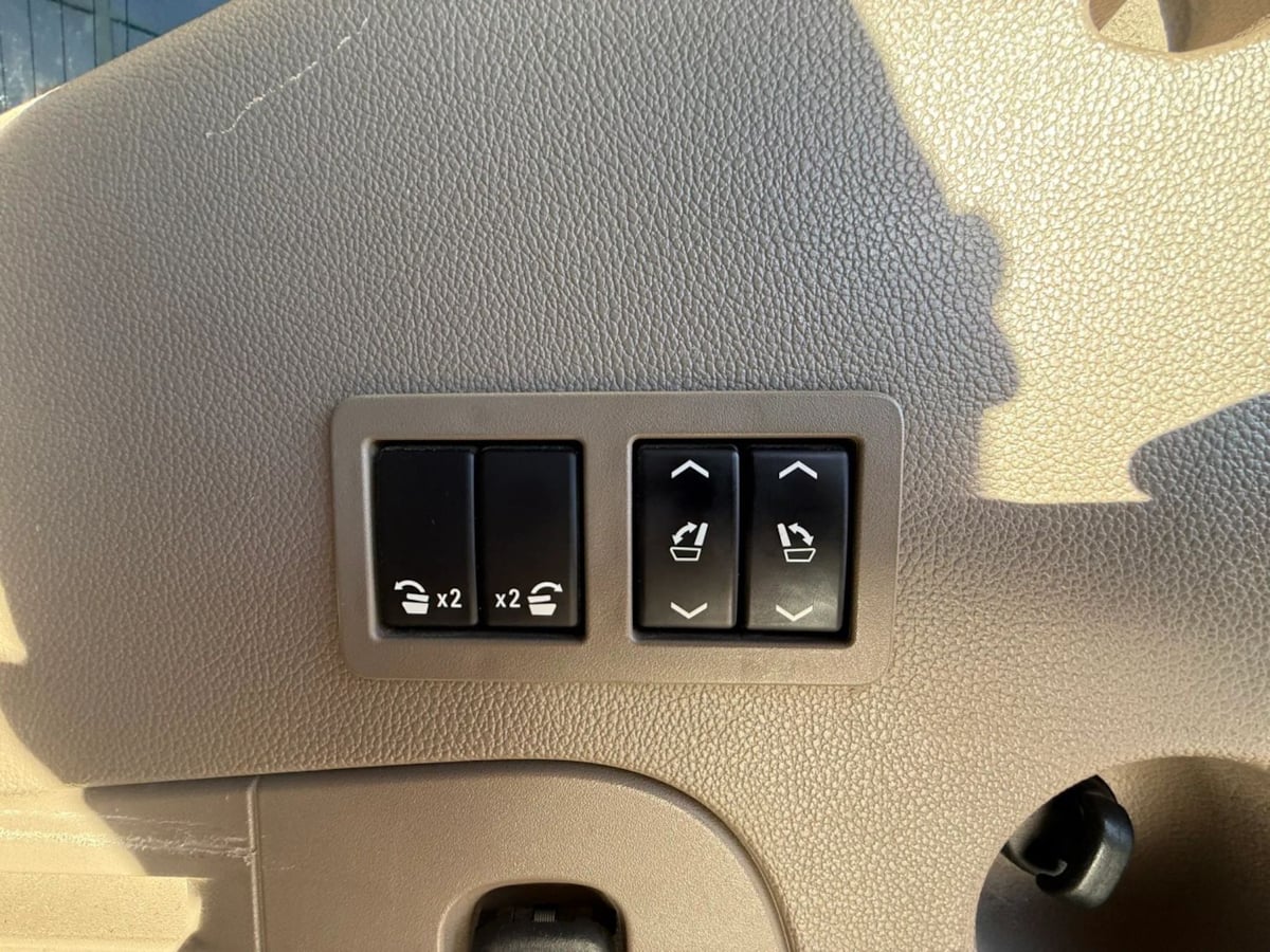 Photo 33 of this Chevrolet Tahoe