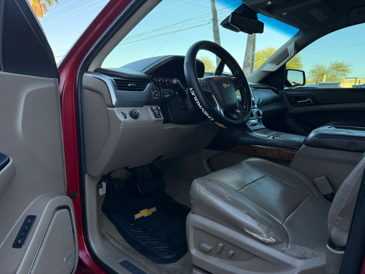 Photo 41 of this Chevrolet Tahoe