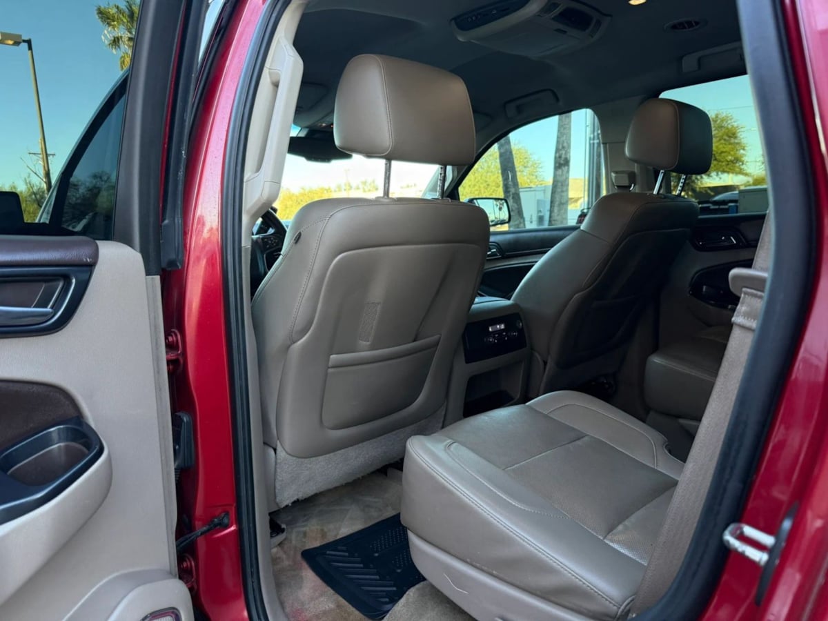Photo 44 of this Chevrolet Tahoe