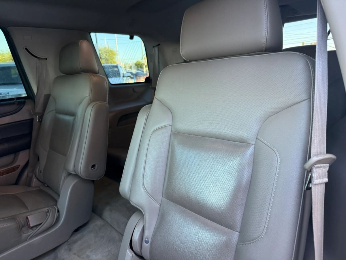 Photo 46 of this Chevrolet Tahoe