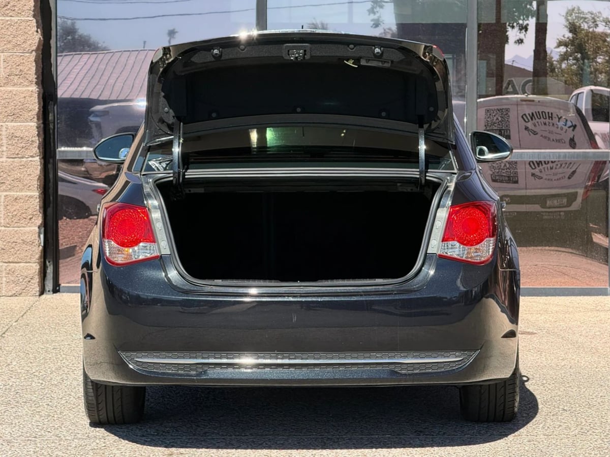 Photo 29 of this Chevrolet Cruze Limited