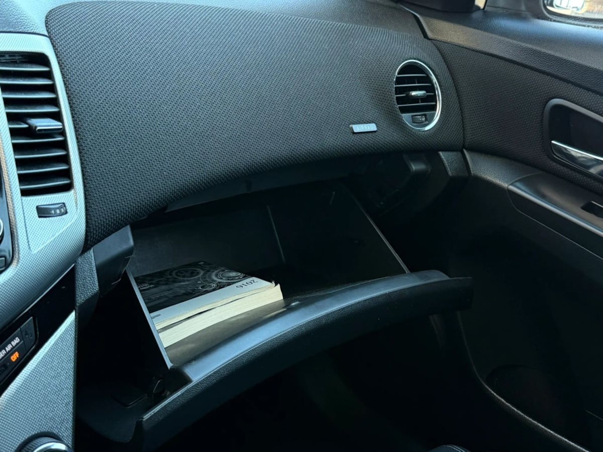 Photo 52 of this Chevrolet Cruze Limited