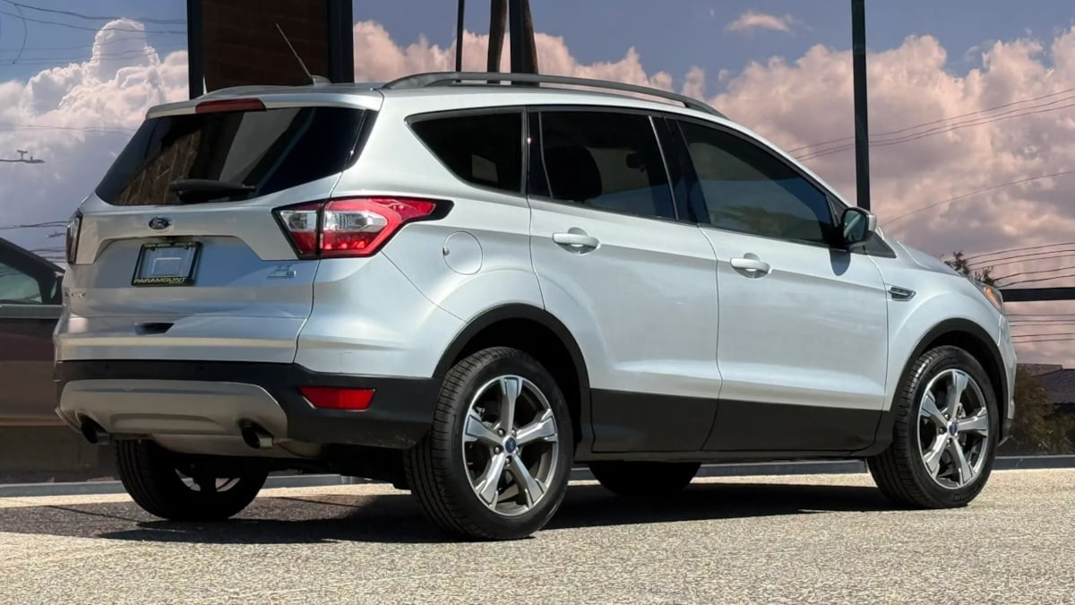 Photo 12 of this Ford Escape