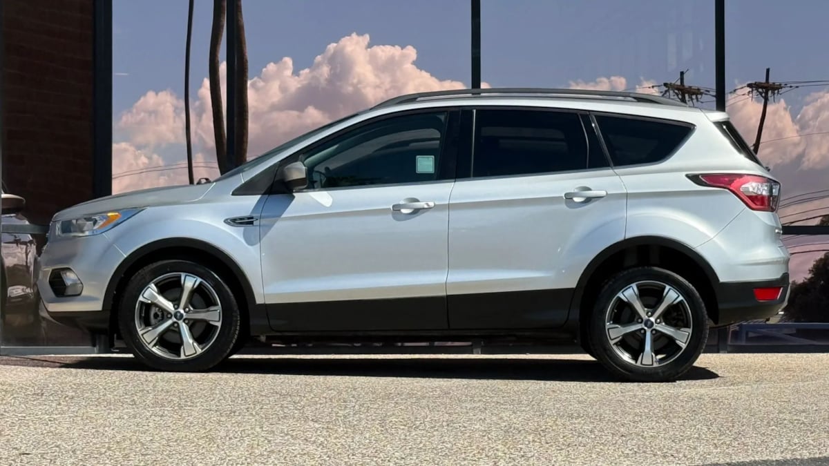 Photo 5 of this Ford Escape