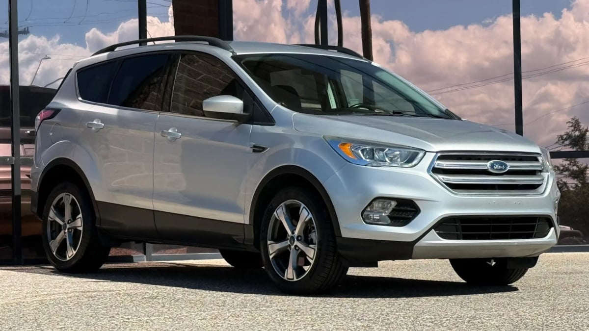 Photo 17 of this Ford Escape