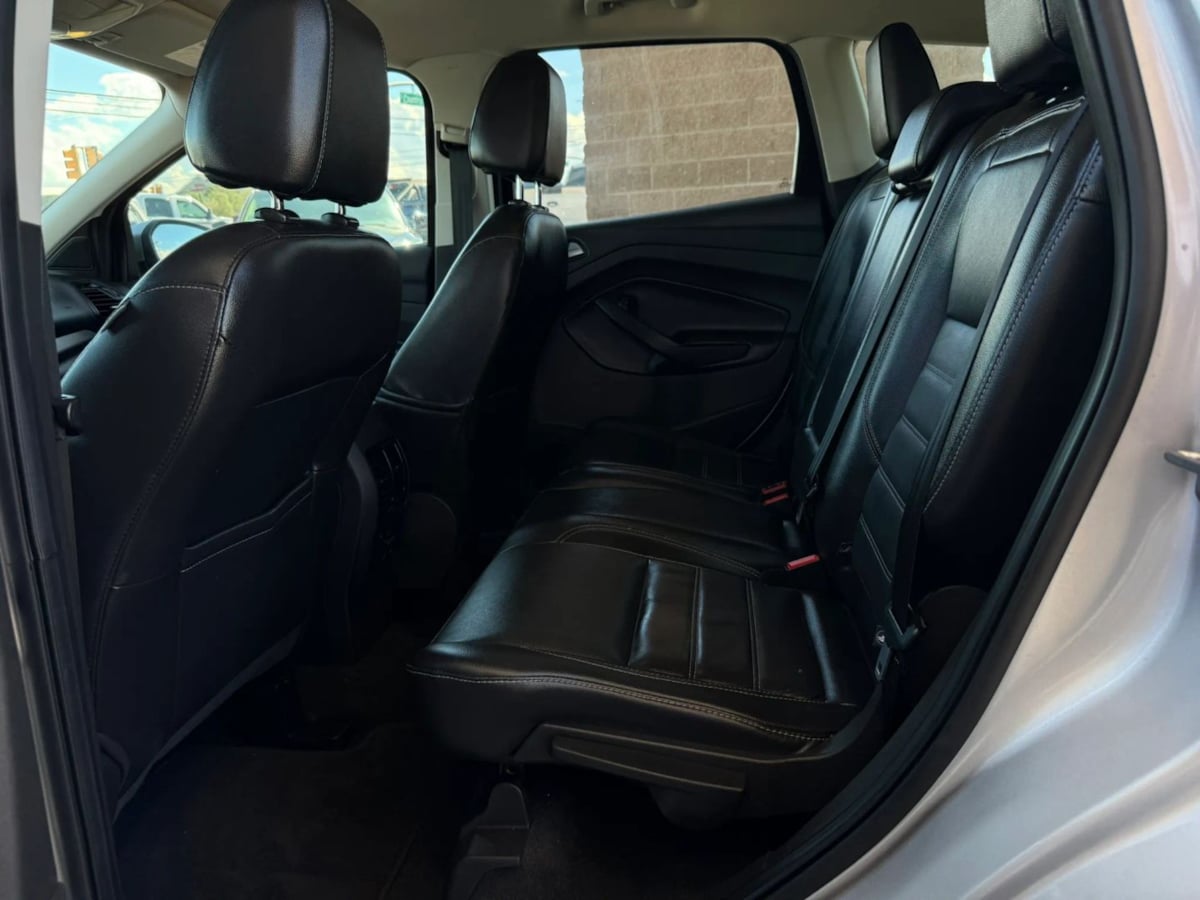 Photo 43 of this Ford Escape