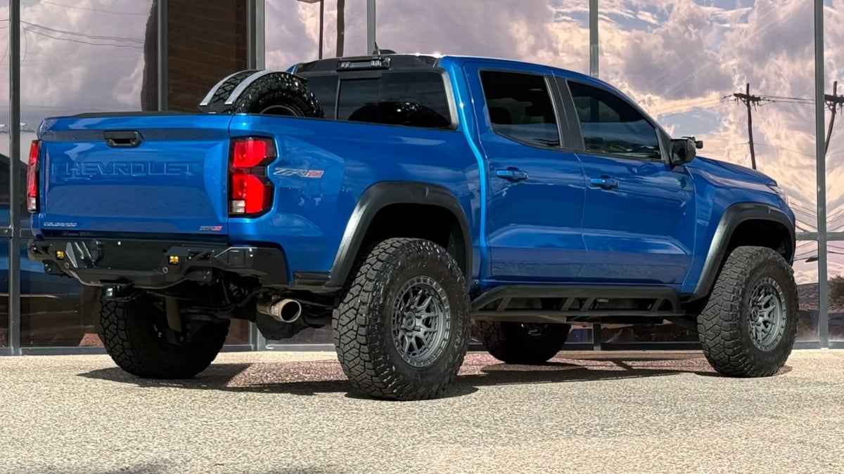 Photo 12 of this Chevrolet Colorado