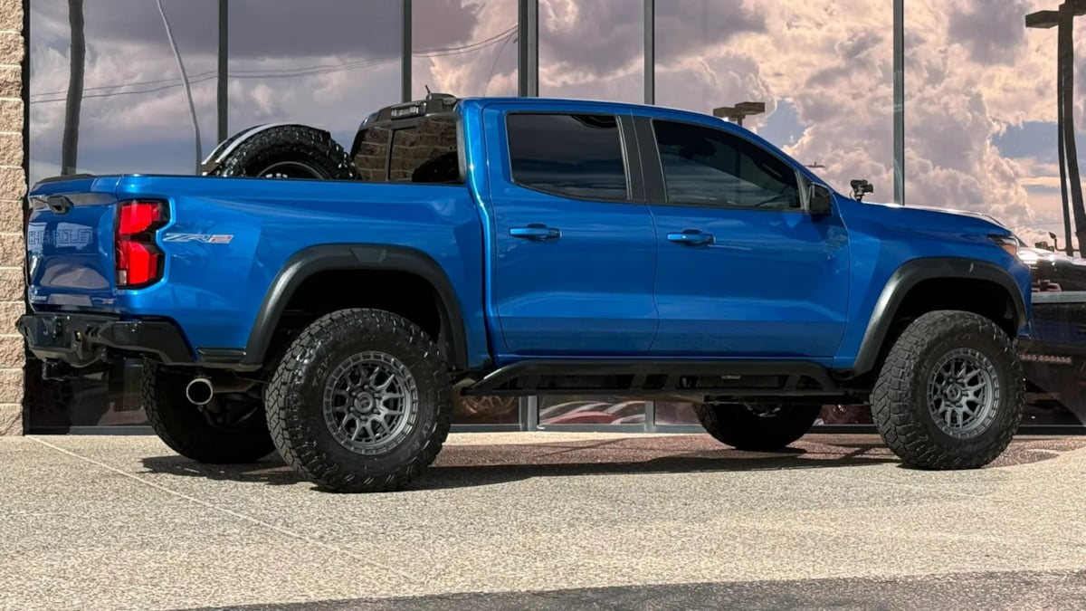 Photo 13 of this Chevrolet Colorado
