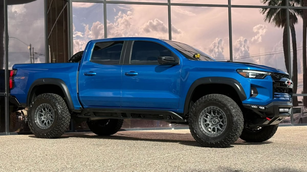Photo 16 of this Chevrolet Colorado