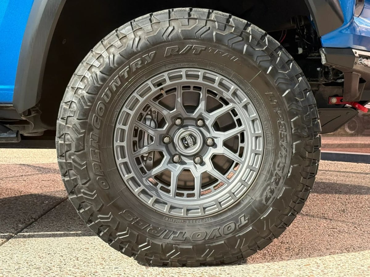 Photo 25 of this Chevrolet Colorado