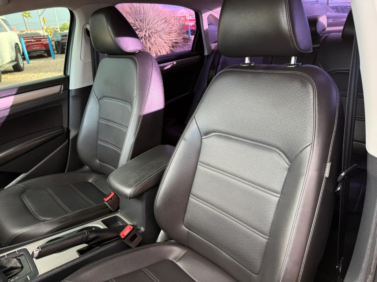 Photo 41 of this Volkswagen Passat