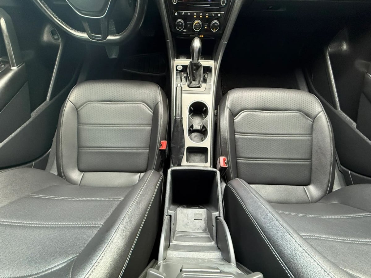 Photo 49 of this Volkswagen Passat
