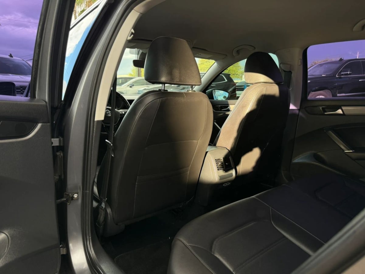 Photo 42 of this Volkswagen Passat