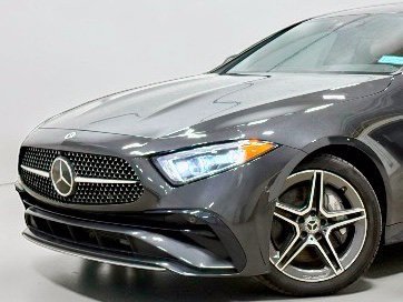 Photo 3 of this Mercedes-Benz CLS 450