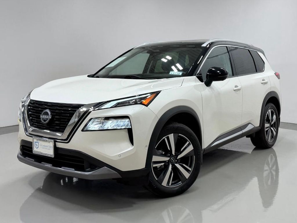 Photo 2 of this Nissan Rogue
