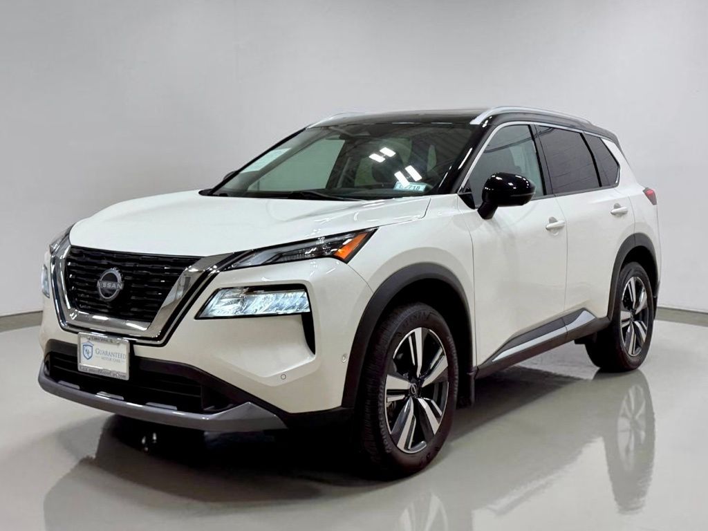Photo 5 of this Nissan Rogue