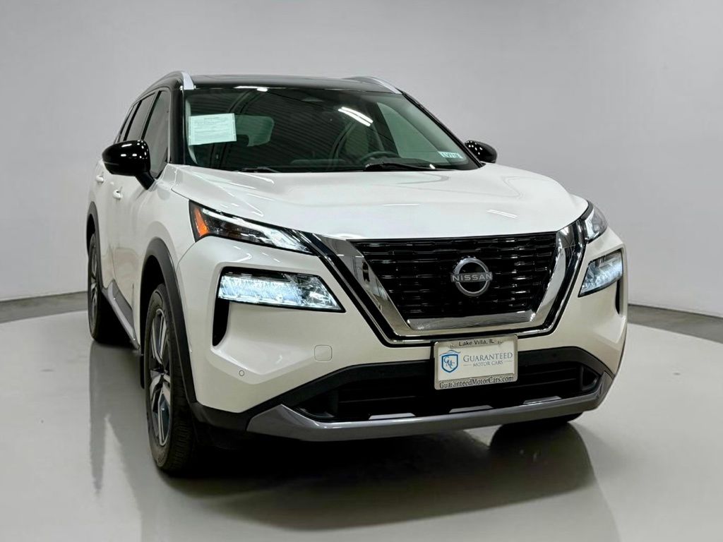 Photo 7 of this Nissan Rogue