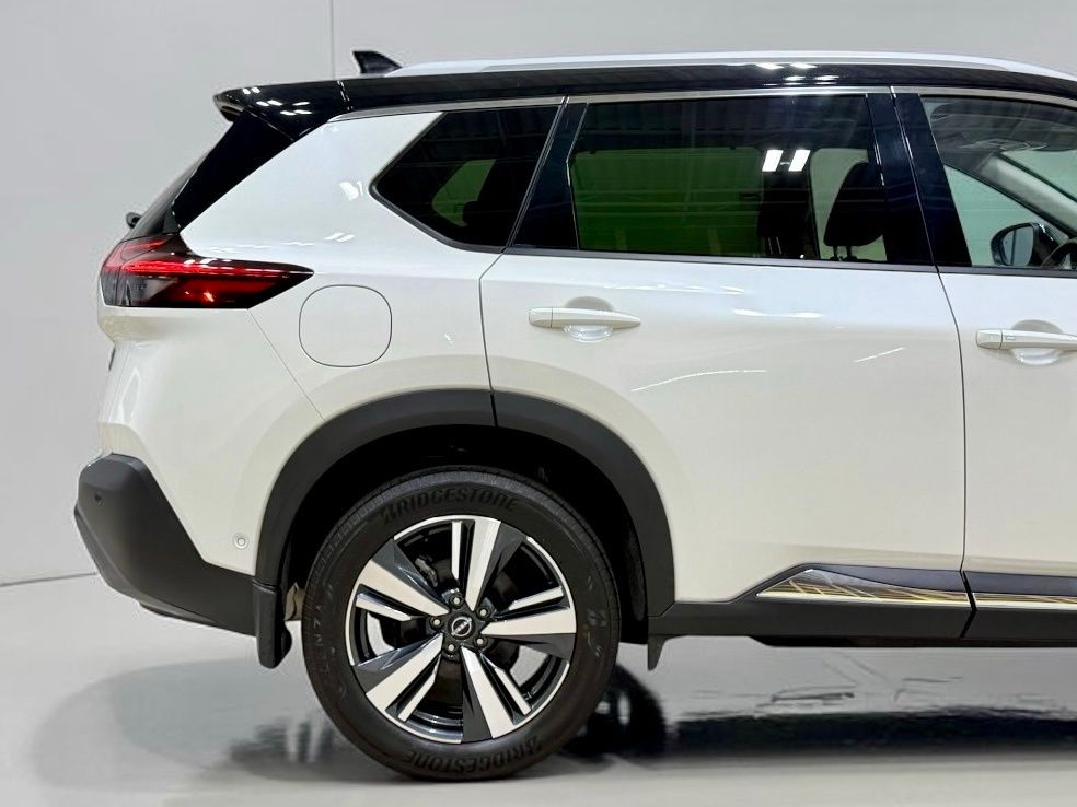 Photo 13 of this Nissan Rogue