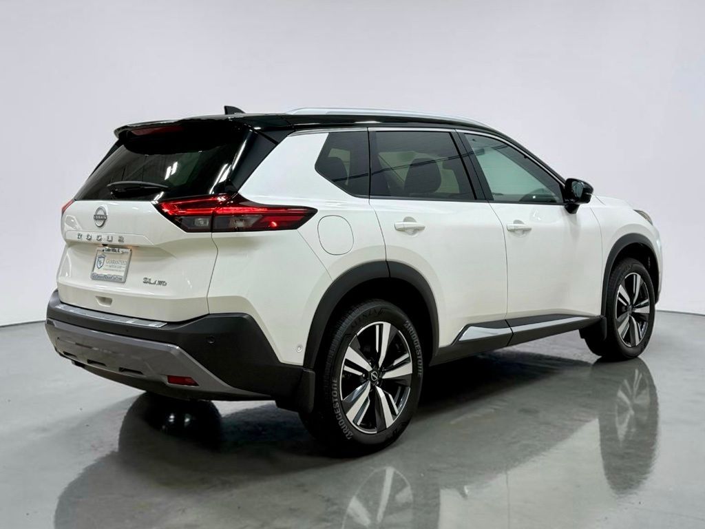 Photo 19 of this Nissan Rogue