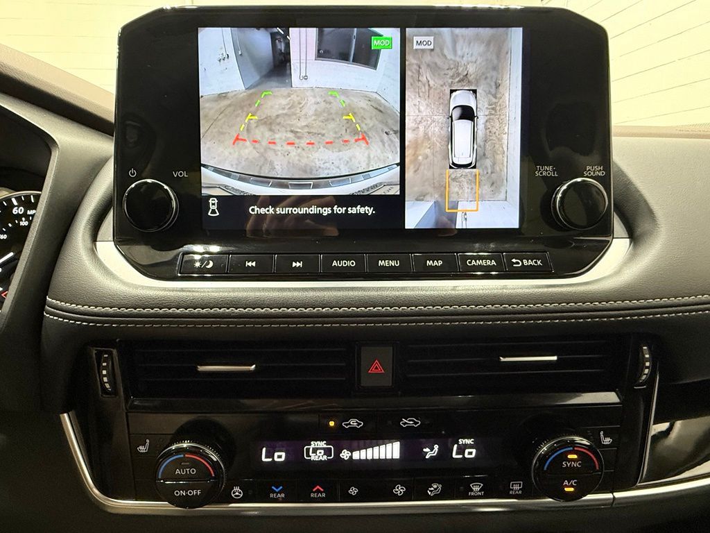 Photo 30 of this Nissan Rogue