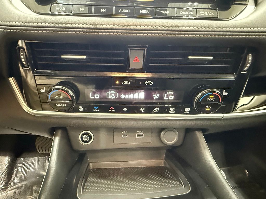 Photo 31 of this Nissan Rogue