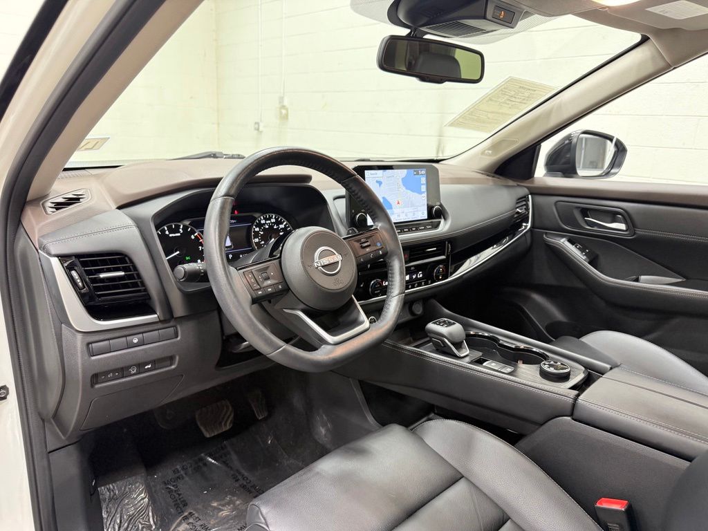 Photo 34 of this Nissan Rogue