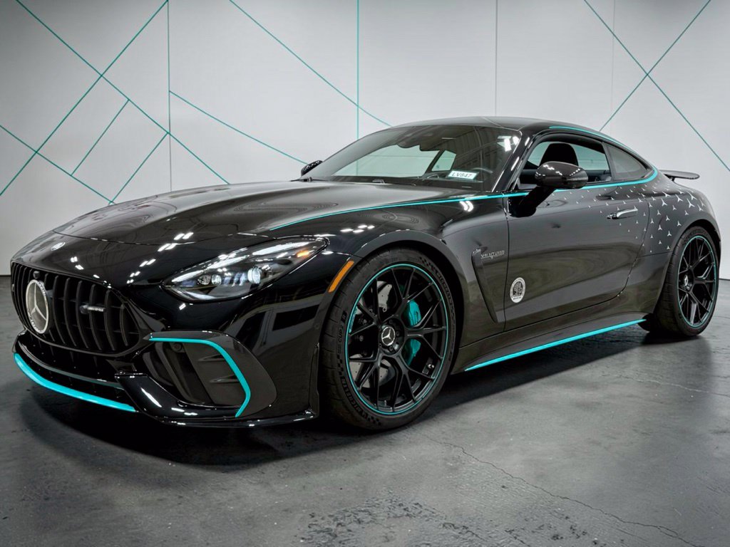 Photo 8 of this Mercedes-Benz AMG GT 63 Pro