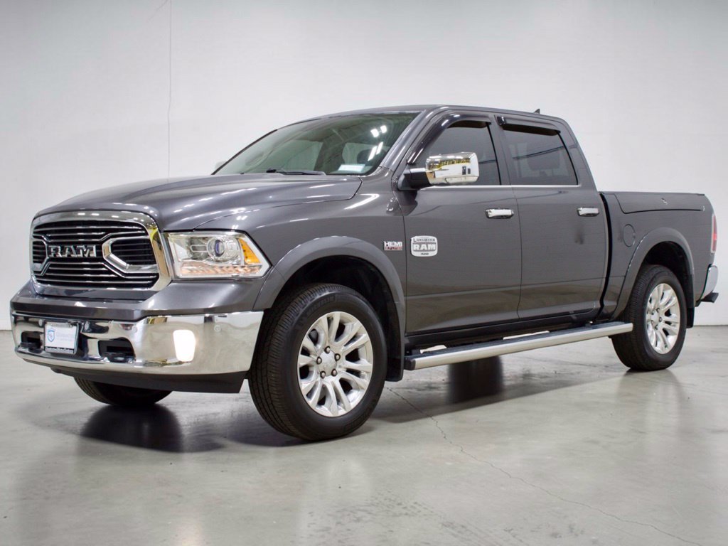 Photo 3 of this Ram 1500