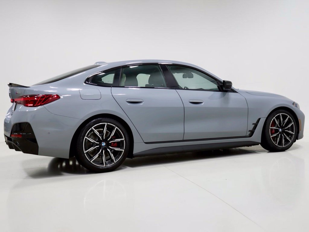 Photo 20 of this BMW i4