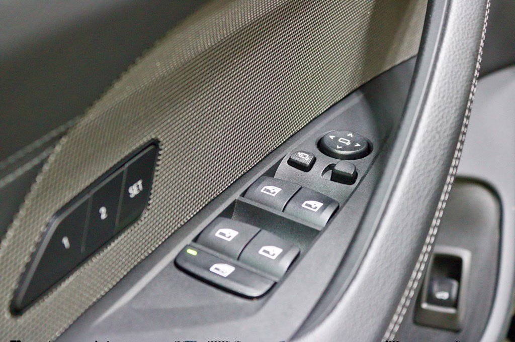 Photo 33 of this BMW i4