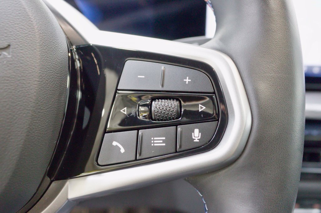 Photo 40 of this BMW i4