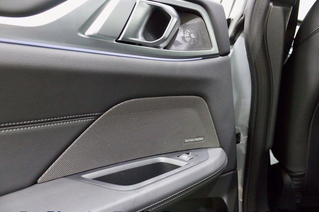 Photo 46 of this BMW i4