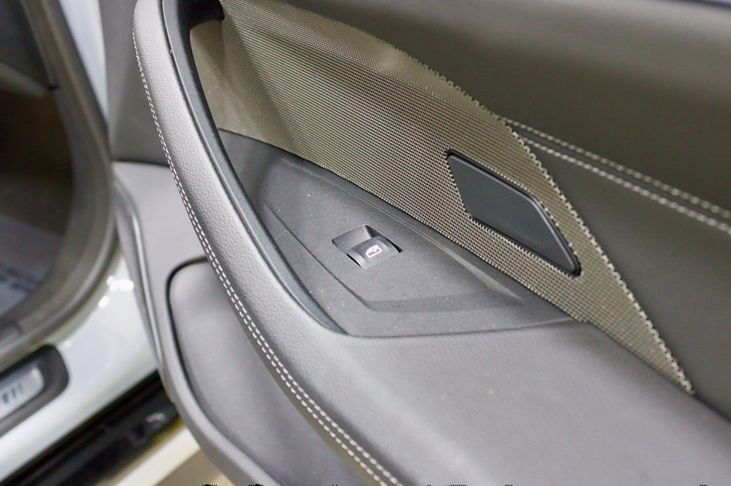 Photo 47 of this BMW i4