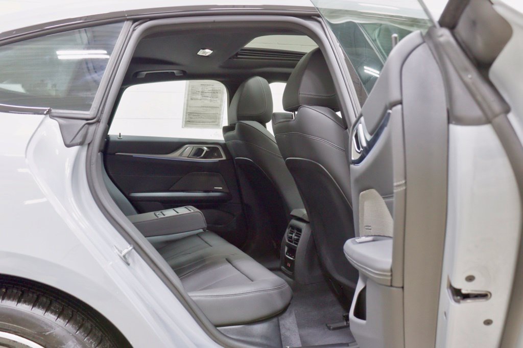 Photo 52 of this BMW i4