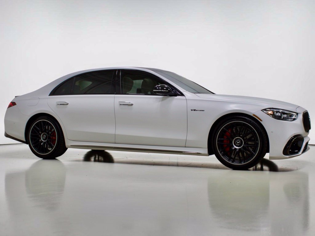 Photo 5 of this Mercedes-Benz AMG S 63 E
