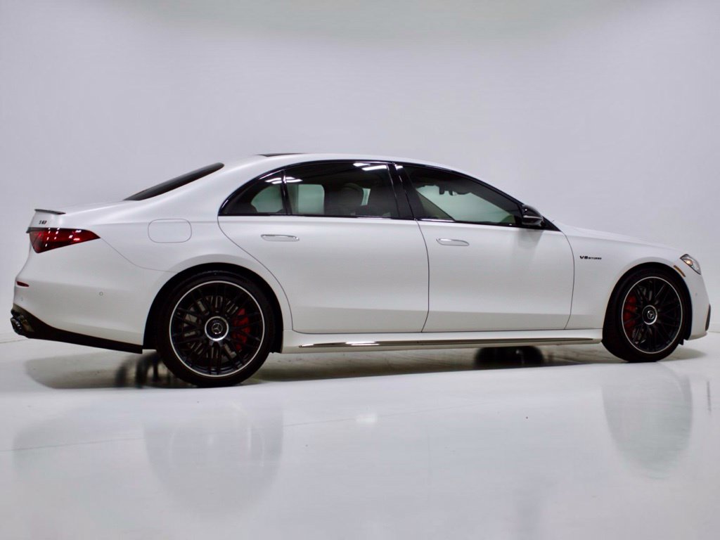 Photo 11 of this Mercedes-Benz AMG S 63 E