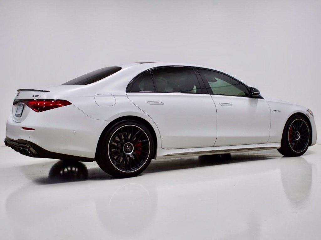 Photo 15 of this Mercedes-Benz AMG S 63 E