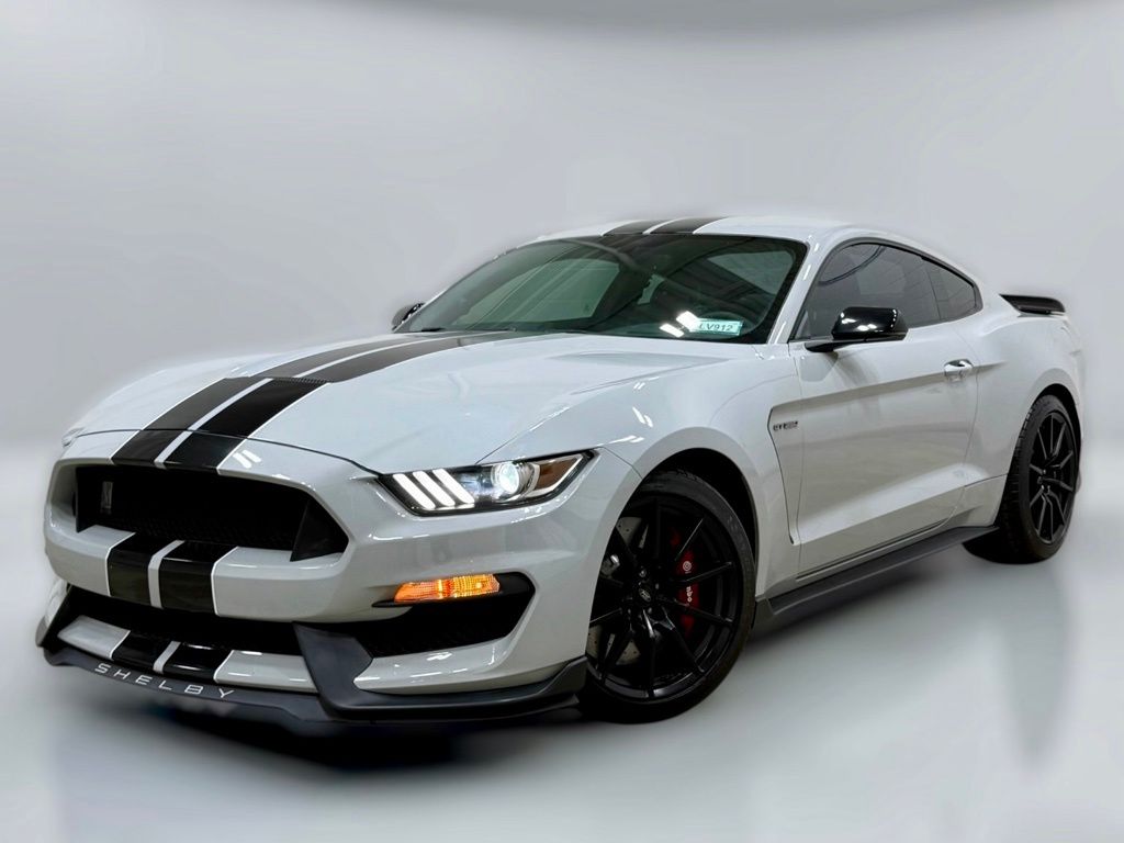 Photo 2 of this Ford Mustang