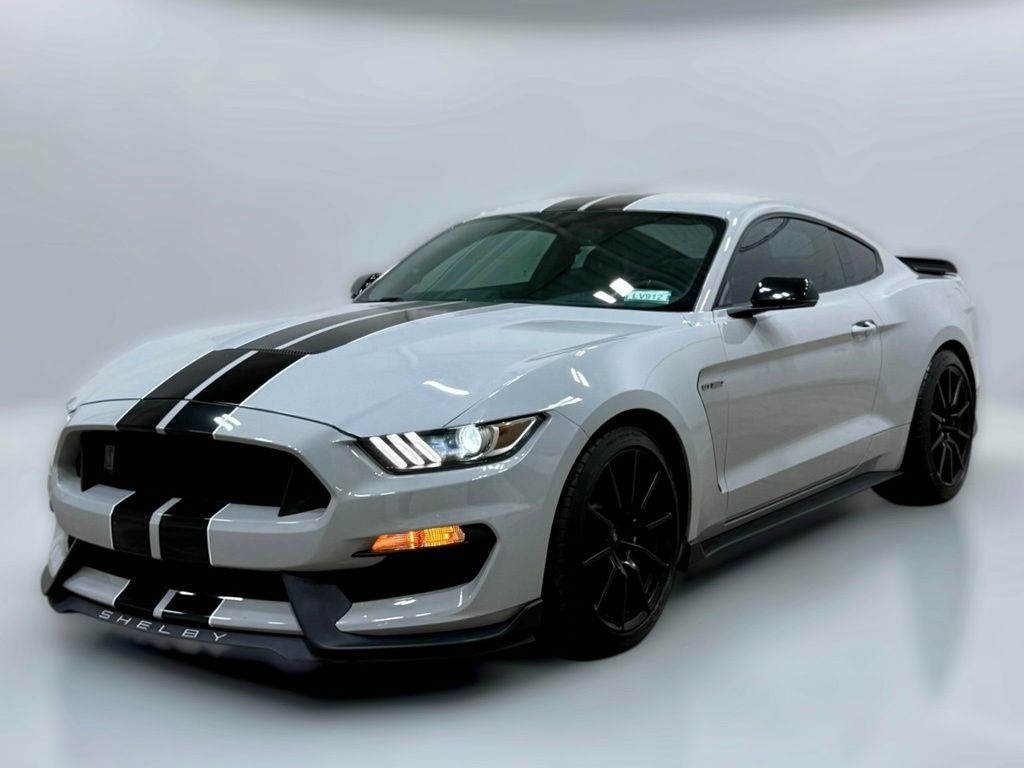 Photo 5 of this Ford Mustang