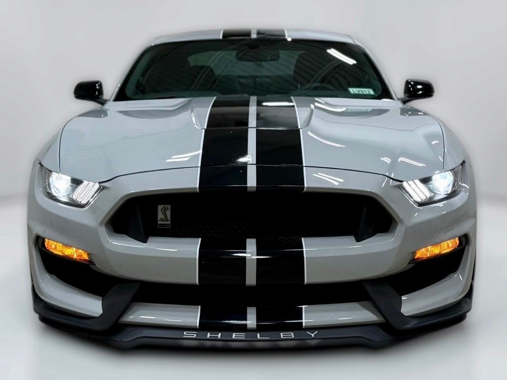 Photo 6 of this Ford Mustang
