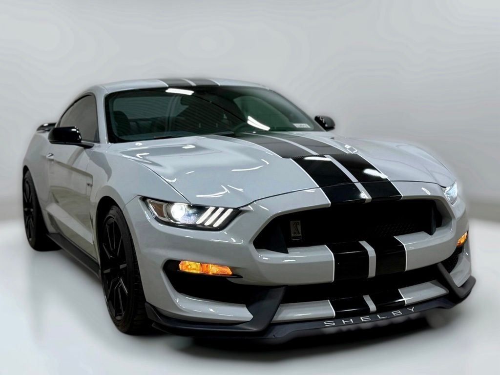 Photo 7 of this Ford Mustang