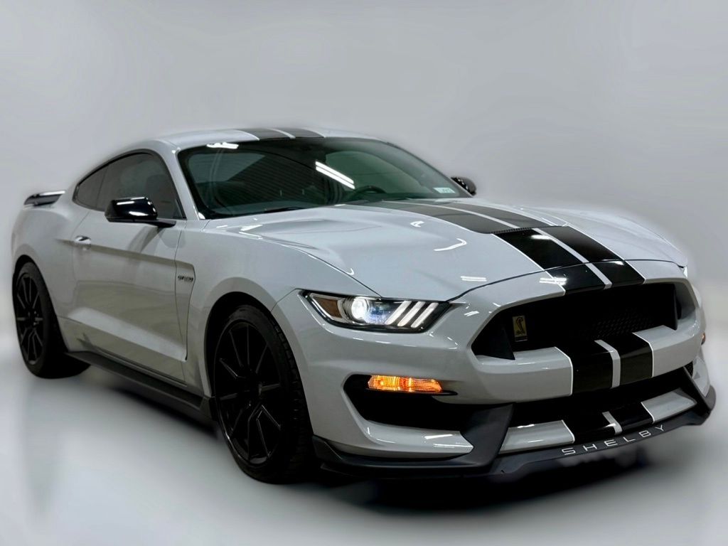 Photo 8 of this Ford Mustang